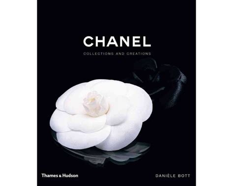 chanel : collections and creations|Chanel table top book.